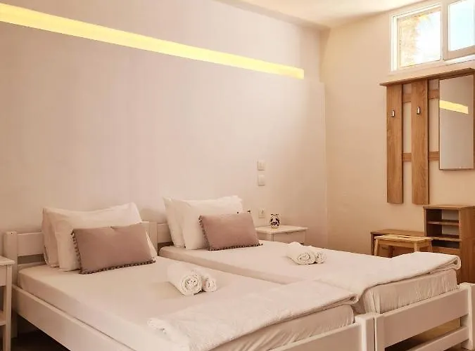 Kalamuria Apartment *